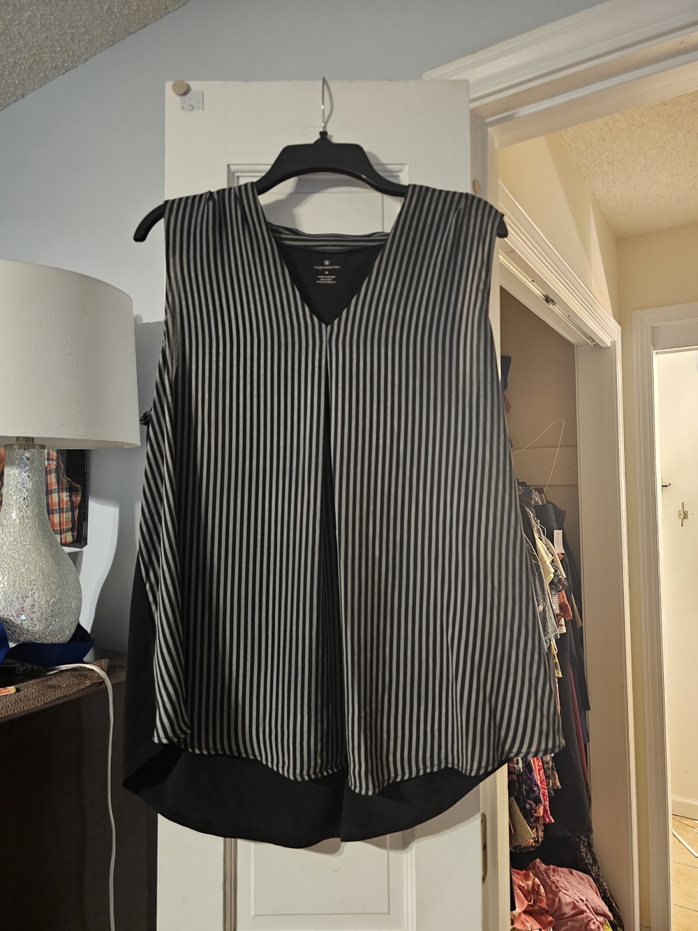 4/$25 Worthington Black and White Vertical Stripe V-Neck Tank